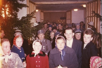 Besucher des Kirchweihgottesdienstes 1. Advent 1959