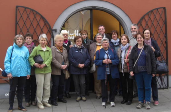 Frauenkreis bei Café-Hausführung in Regensburg